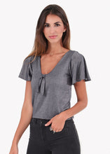 Cargar imagen en el visor de la galería, Blusa con escote anudado - RAQUEL