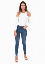 Cargar imagen en el visor de la galería, Blusa con hombros descubiertos - LISBOA