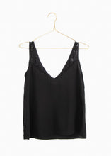 Cargar imagen en el visor de la galería, Blusa con escote de encaje - VIENA