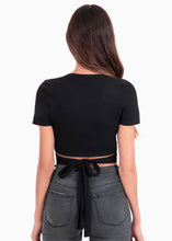 Cargar imagen en el visor de la galería, Blusa crop con cruce en espalda - BRUSELAS