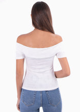 Cargar imagen en el visor de la galería, Blusa campesina con cruce en escote - AMANDA