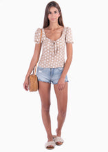 Cargar imagen en el visor de la galería, Blusa con anudado en escote y estampado de puntos - MAR