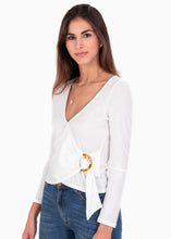 Cargar imagen en el visor de la galería, Blusa blanca con hebilla - ALLY