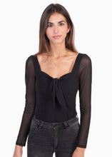 Cargar imagen en el visor de la galería, Blusa anudada en escote manga larga - RENATA